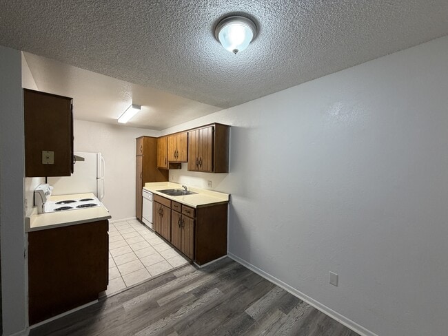 Building Photo - 6625 E Golf Links Rd