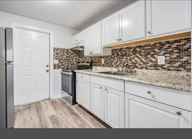 Foto del edificio - 1707 E Idell St