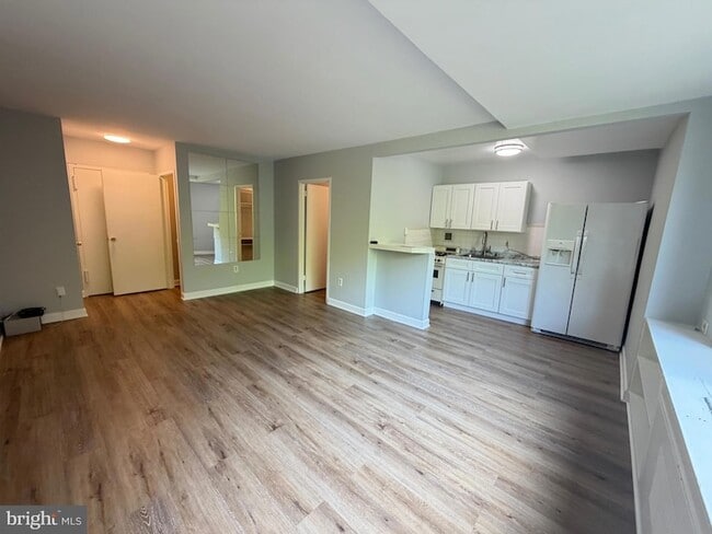 Photo - 1021 Arlington Blvd Apartment