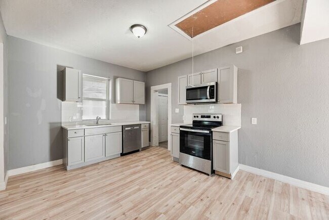 Foto del edificio - 815 N Travis St