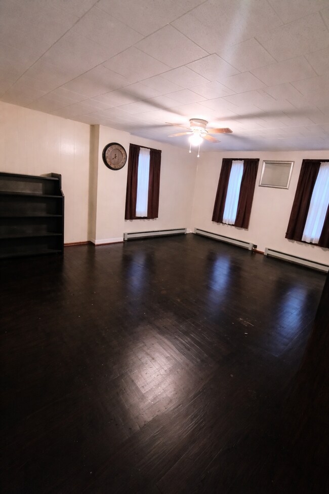 Building Photo - 778 3rd Ave