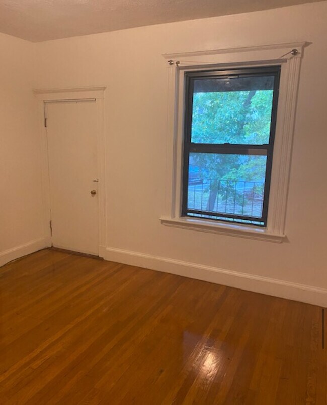 Building Photo - 17 Cummings Rd