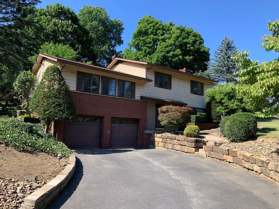 Welcome to your new home! - 900 Tottenham Dr