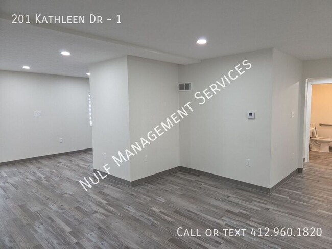 Foto del edificio - 201 Kathleen Dr