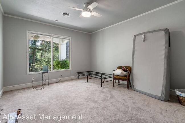 Building Photo - 3 br, 3 bath House - 601 Pierremont Rd