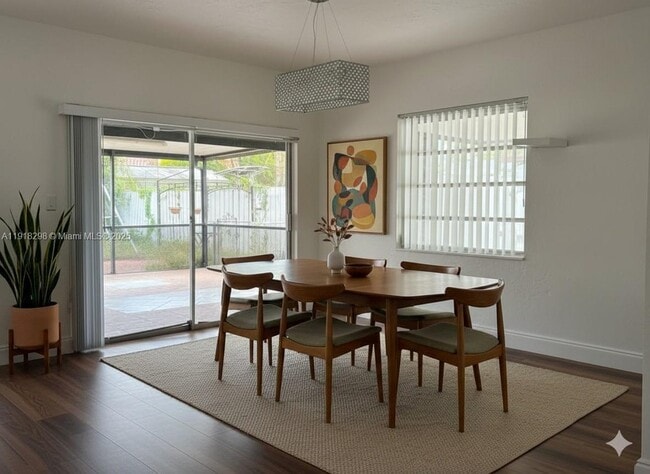 Foto del edificio - 6420 SW 18th Ter