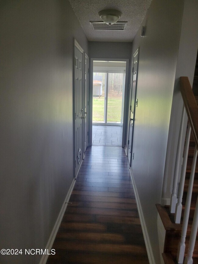 Building Photo - 445 NC-172