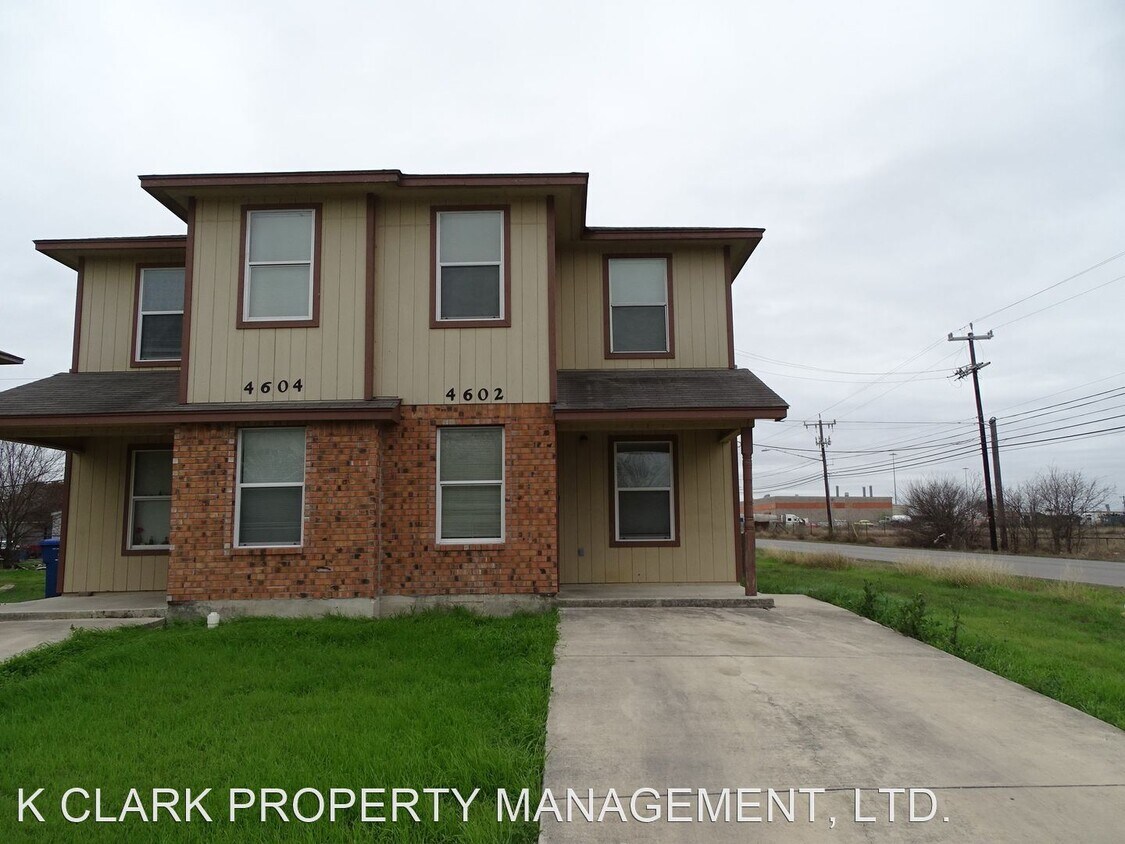 2 Br 1 5 Bath House 4602 Swann Lane House For Rent In San Antonio Tx Apartments Com