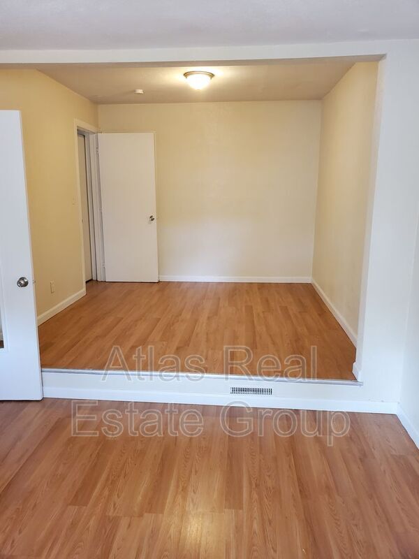 Foto del edificio - 1734 Jamaica St