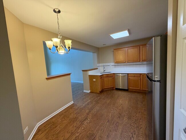 Foto del edificio - 3257 Cool Springs Ct