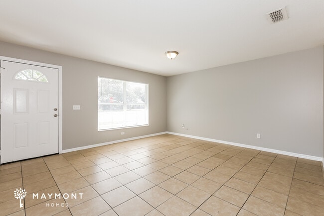 Foto del edificio - 8415 N 10th St