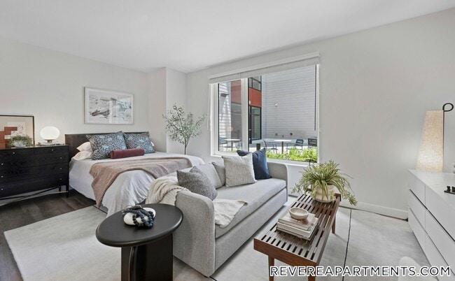 Building Photo - 25 Andrew