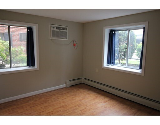 Foto del edificio - 220 Essex St