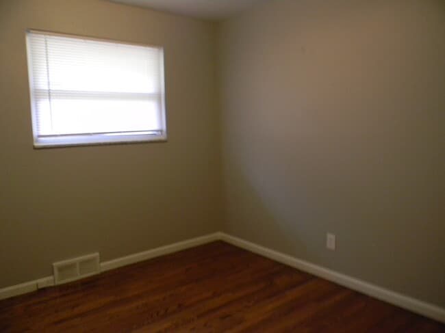 Building Photo - 10304 Jeffleigh Ln