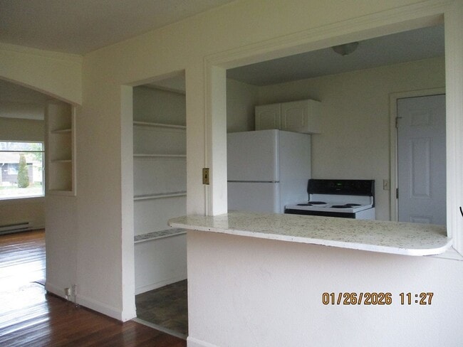 Building Photo - 3022 Sumner Ave