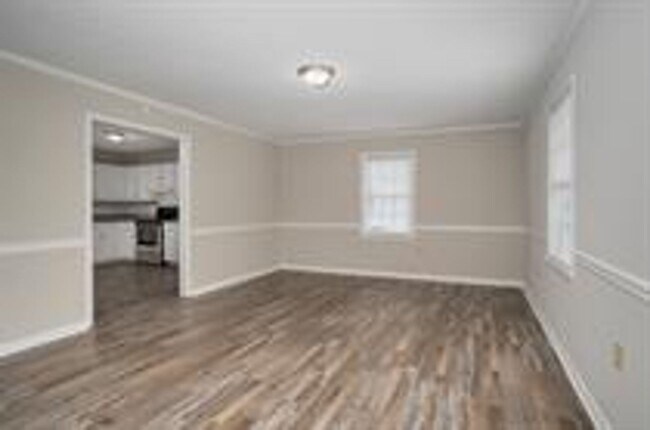 Foto del edificio - Brick 3 Bedroom 2 Bathroom Ranch