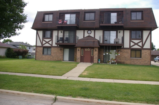 Building Photo - 773 Lippert Ln