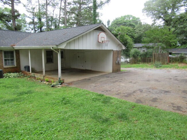 Building Photo - 70 Gibson Dr