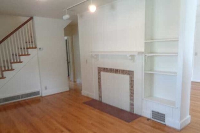 Foto del edificio - 3 Bedroom 2 Bath Duplex