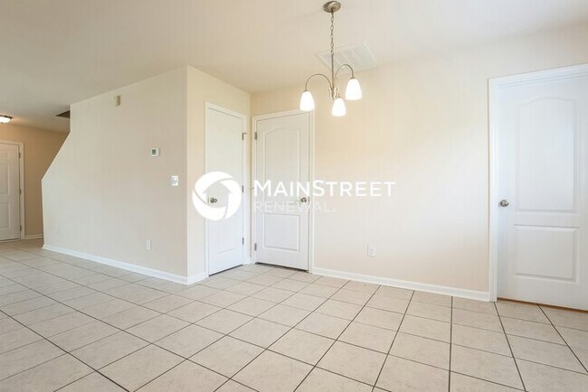 Foto del edificio - 3 Bedroom Pet-Friendly Home in Columbia, TN with Main Street Renewal