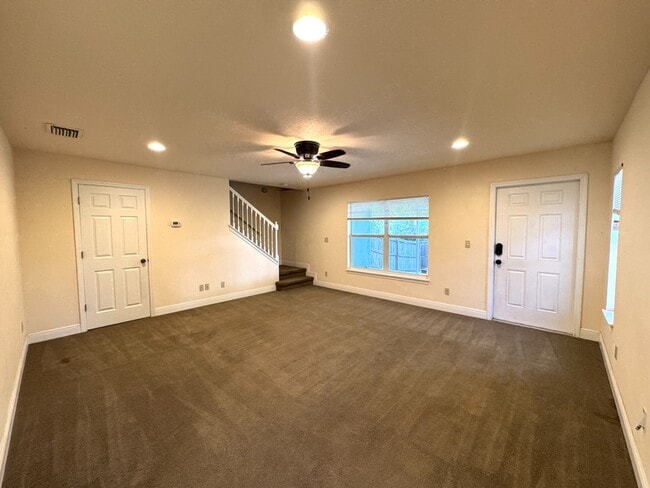 Building Photo - 2525 Gowen St