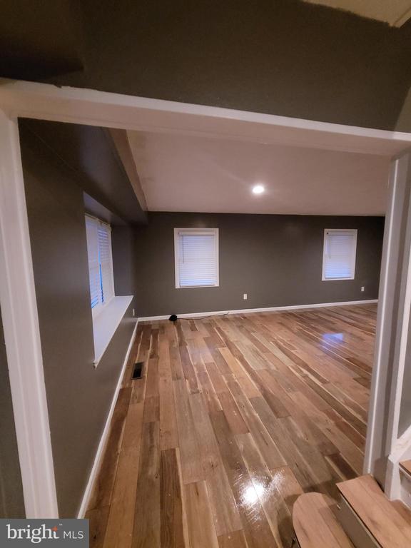 Building Photo - 12 Hasting Ln