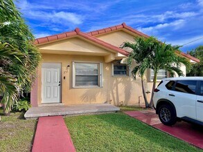 Building Photo - 257 SW 78th Ave