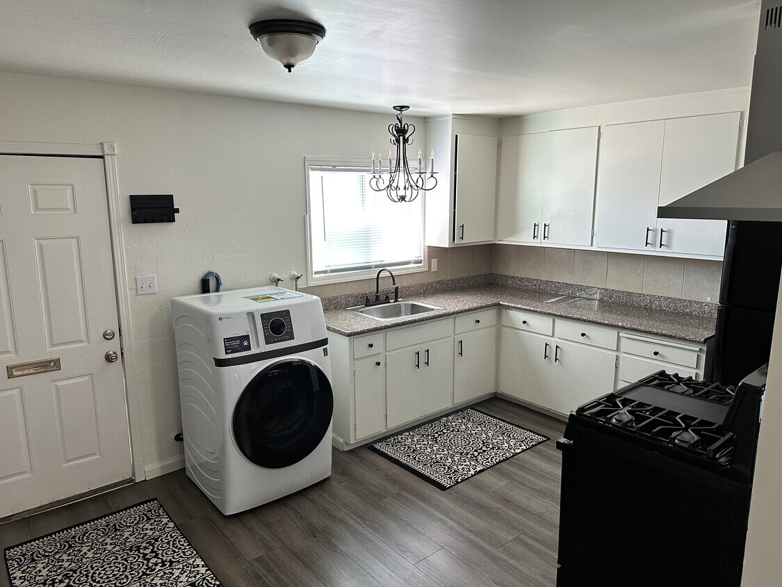 Kitchen - 847 S 47th St