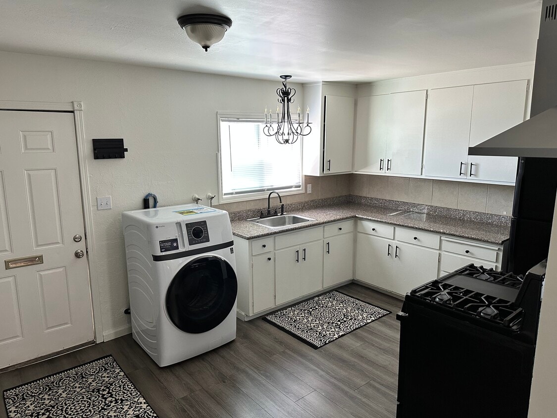 Kitchen - 847 S 47th St (Richmond, CA)