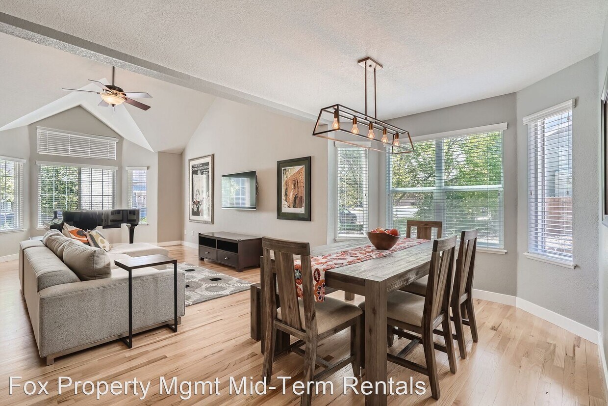 Foto principal - 3 br, 2.5 bath House - 12320 Deerfield Way