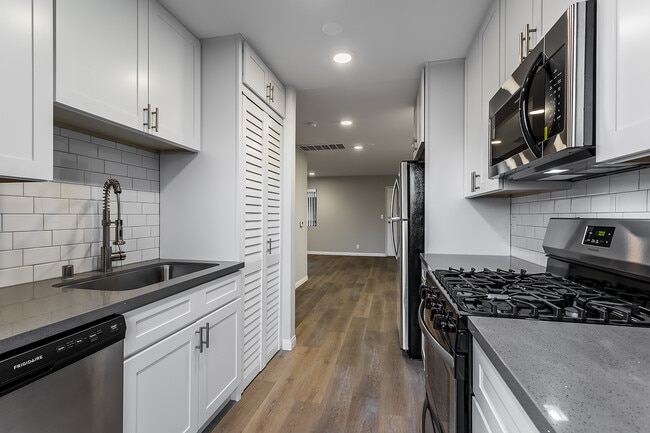 Building Photo - Altair Apartments