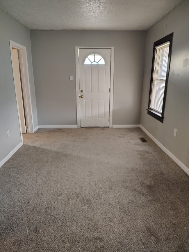 Building Photo - 4700 Ross Ave