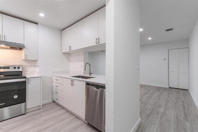 Foto del edificio - 3631 NW 94th Ave