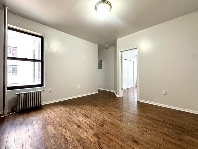 Building Photo - 2254 5th Ave