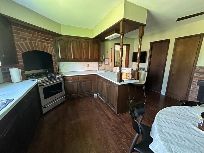 Foto del edificio - 914 Middle Rd