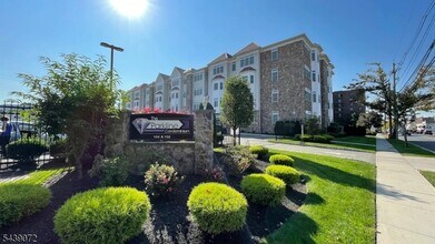 Building Photo - 104 E Elizabeth Ave