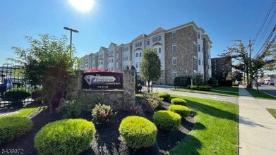 Building Photo - 104 E Elizabeth Ave