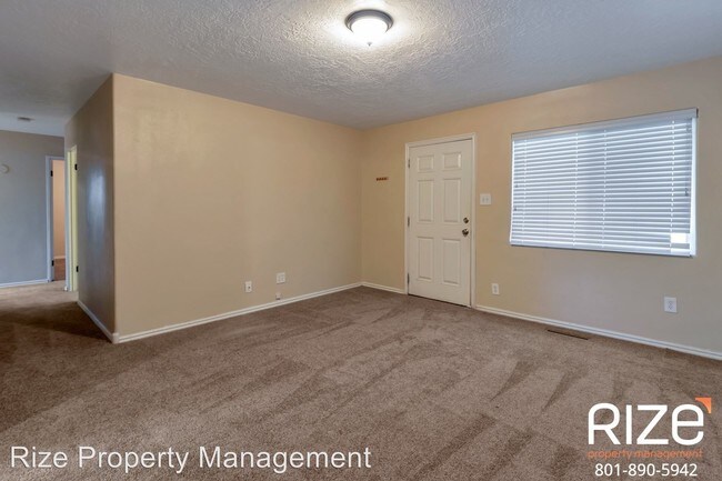 Building Photo - 3 br, 1 bath House - 4470 W 5780 S