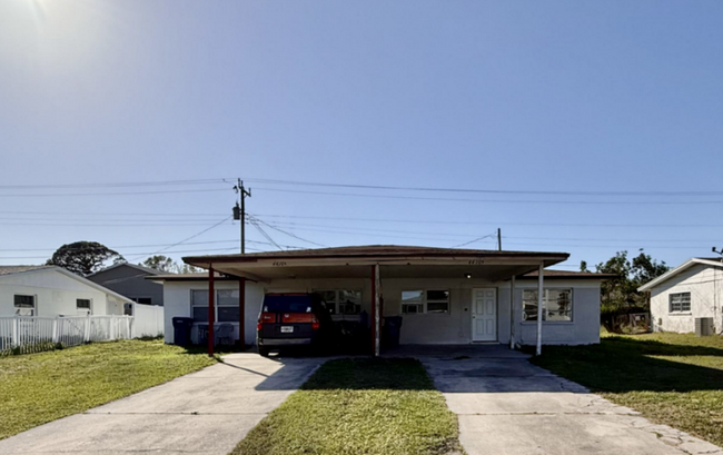 Building Photo - 4410 19th St Cir W