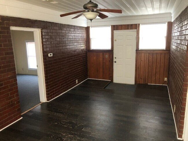 Foto del edificio - Duplex Living Close to Downtown Nashville