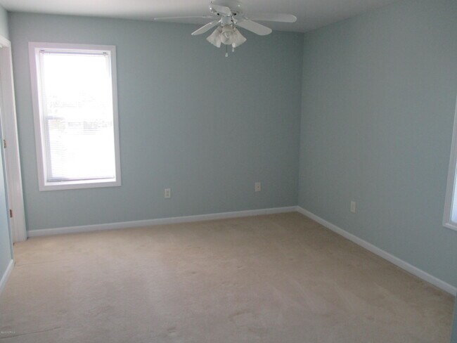 Foto del edificio - 106 Ocean View Ave