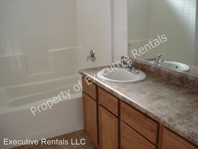 Building Photo - 3 br, 2 bath House - 4604 Pyramid Peak