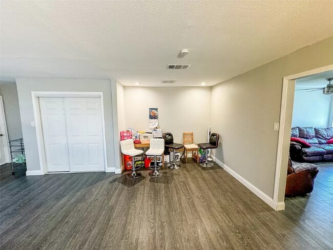 Building Photo - 1402 Peachtree Rd