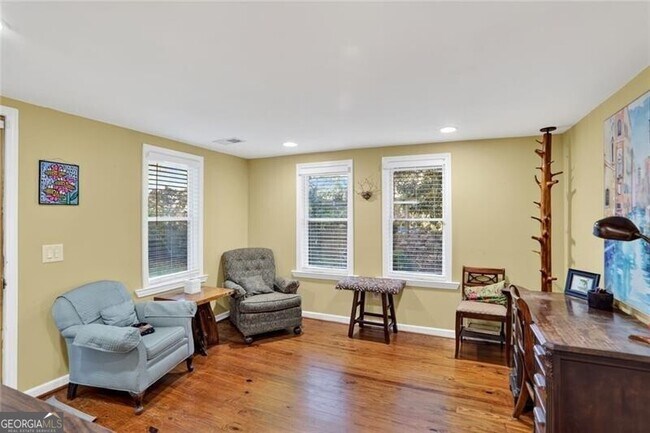 Foto del edificio - 3671 Bishop Dr