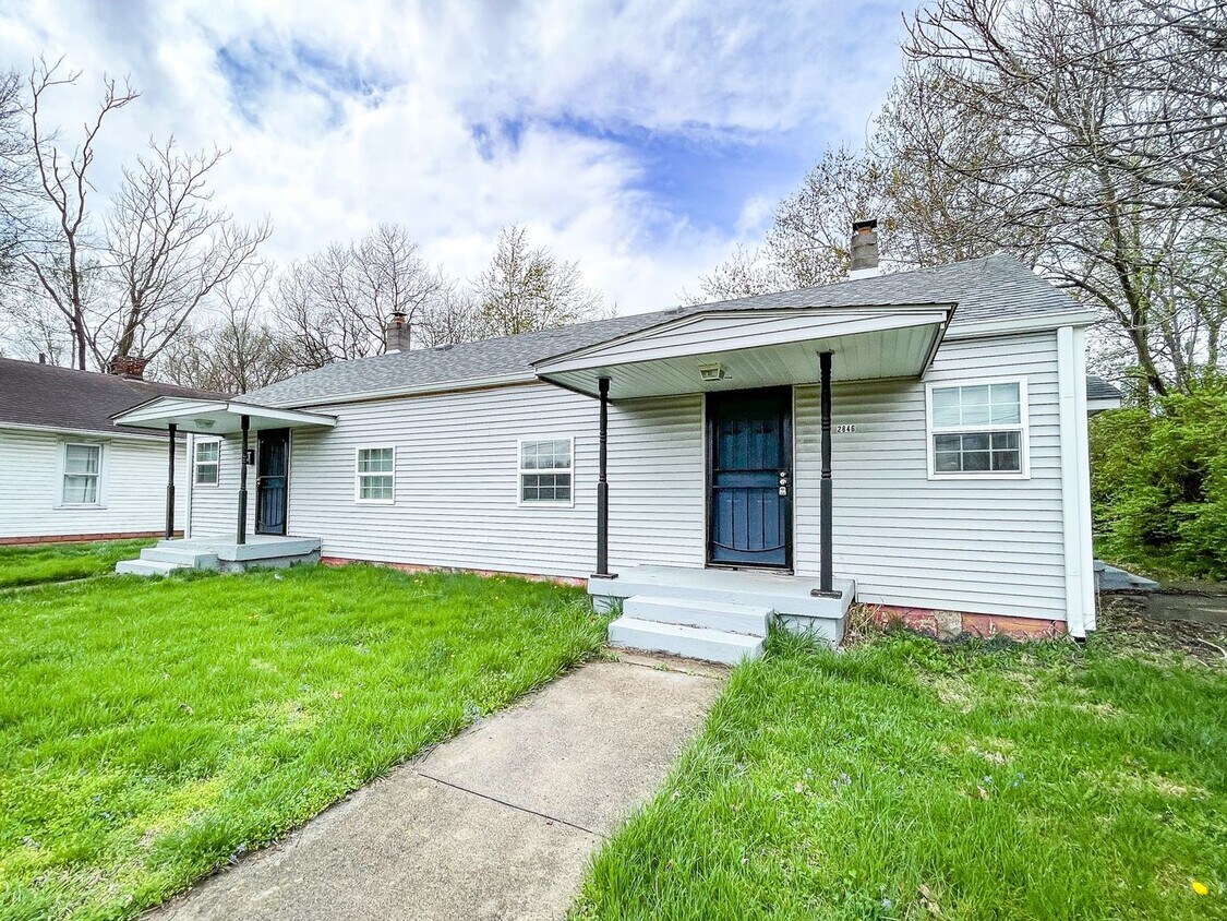 Foto principal - 2846-2846 Dr Andrew J Brown Ave