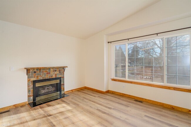 Building Photo - 4 br, 2 bath House - 9705 North Ptarmigan ...