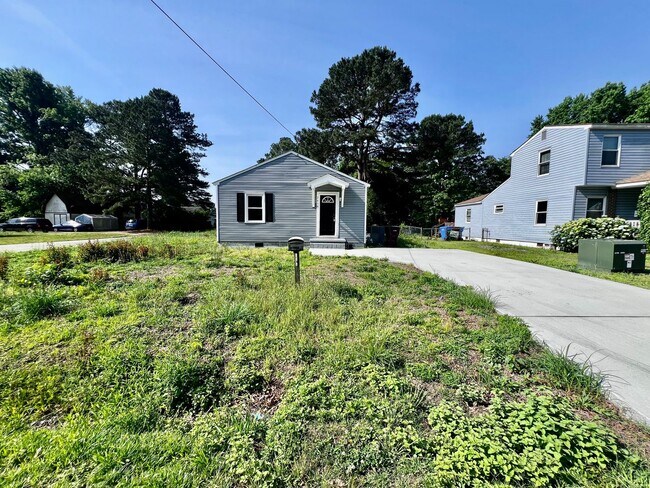 Building Photo - MOVE IN INCENTIVE: $500 FIRST FULL MONTHS ...