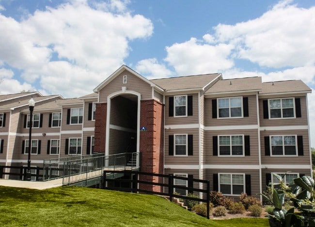 Building Photo - The Apex on University