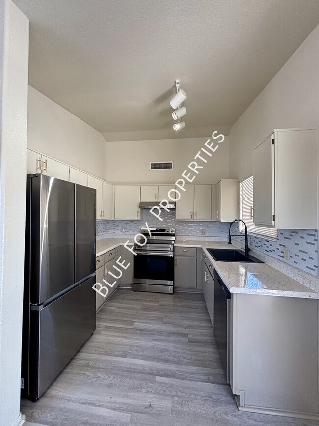 Building Photo - 9055 E Alderpoint Way