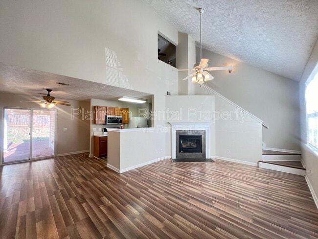 Building Photo - 231 Oak Grove Way